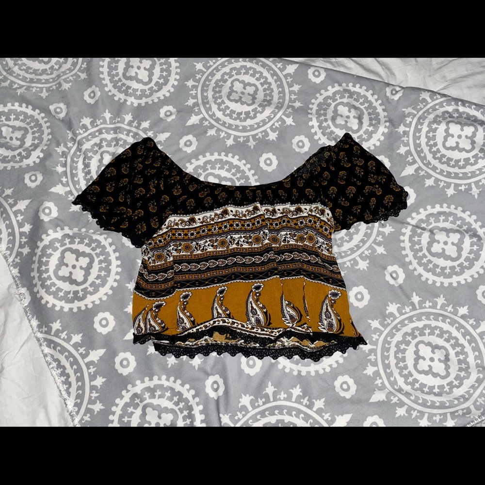 🟣 F21 Off the Shoulder Top 🟣